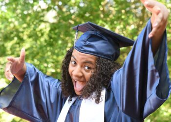 NAVIGATING CAREER GROWTH: A Guideline For Fresh Graduates