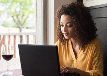 People who communicate better through writing than talking usually have these 9 unique traits