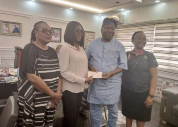Breaking: LAGOS STATE GOVERNMENT REWARDS LASU BEST STUDENT WITH N10 MILLION