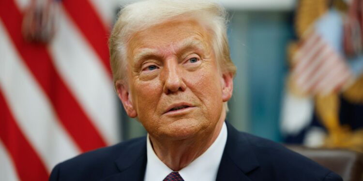 Trump Demands $1bn from University of California Over UCLA Protest Handling