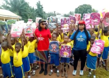 15,000 Anambra Pupils Get Free School Bags from Ezeonu Foundation