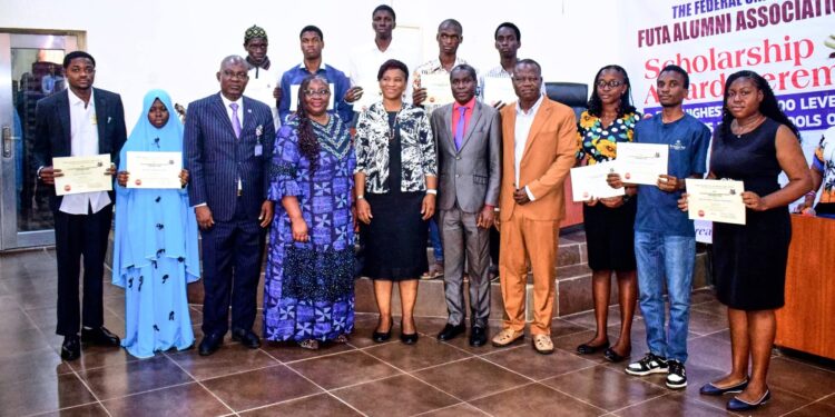 FUTA ALUMNI DIASPORA GROUP GIVES SCHOLARSHIP
