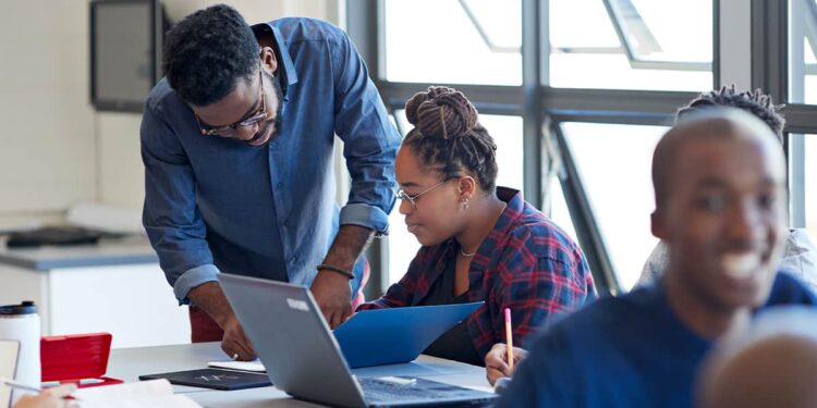 26 Qualities Of A Great Teacher That Often Go Unnoticed Until They’re Missing