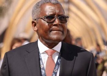 Dangote Unveils N1trn Scholarship to Keep 1.3m Nigerian Students in School