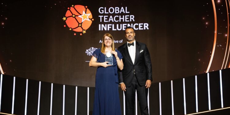 Breaking: Brazilian Educator Débora Garofalo Named First Global Teacher Influencer of the Year