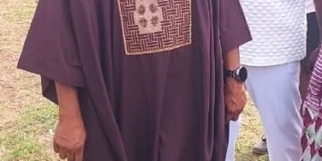 Nigeria:FUTA Students honour professor at retirement