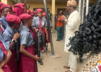 Gbajabiamila Gives School Materials to 8,000 Surulere Students