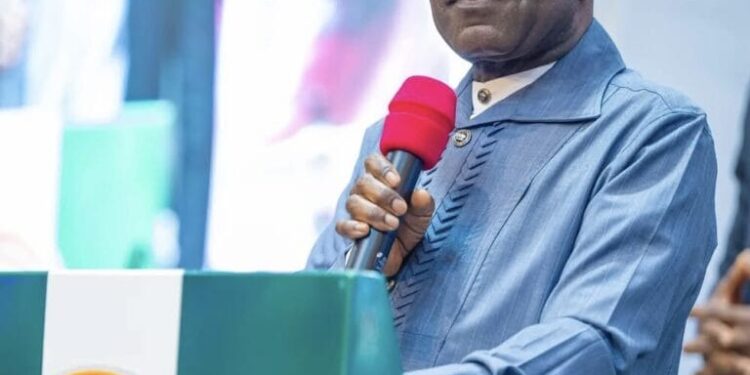 Otti Offers Jobs, Scholarships to ABSU First-Class Graduates