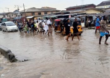 Why Lagos Floods Every Rainy Season – 15 Reasons Behind the Crisis and How It Can Be Solved