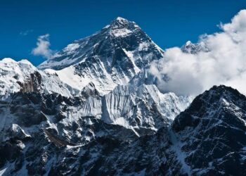 15 Educational Facts About Mount Everest