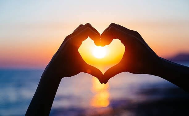 7 Things to Know Before Falling in Love as a Student