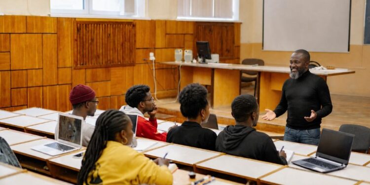 When Lecturers Are Always Right: Who Hears Students?